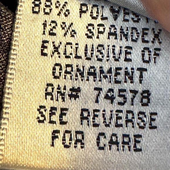 Cache Shimmering Silver V-Neck Top Ruched Elegant Details Built In Bra. Size L - Picture 4 of 6